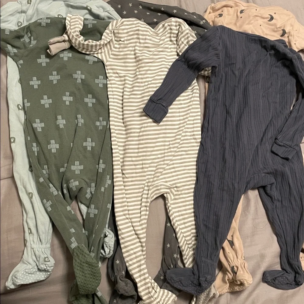 6 cloud Island long sleeves 2 way zipper footed onesies